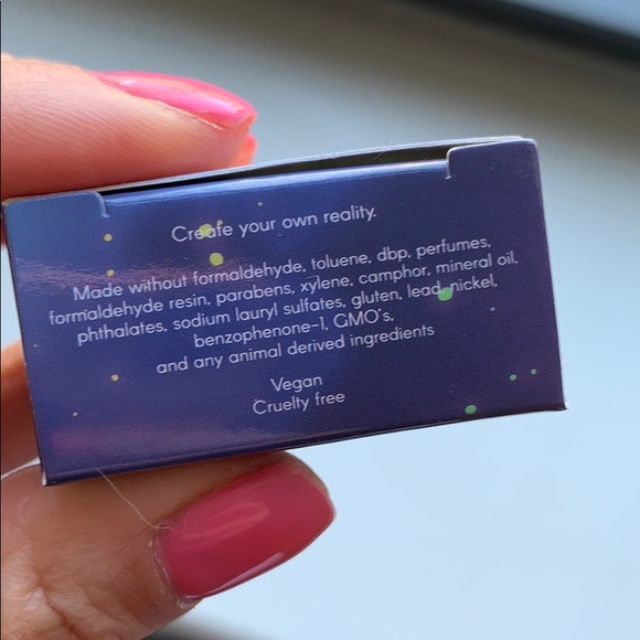 Space Case Cosmetic Eyeshadow - Picture 4 of 5